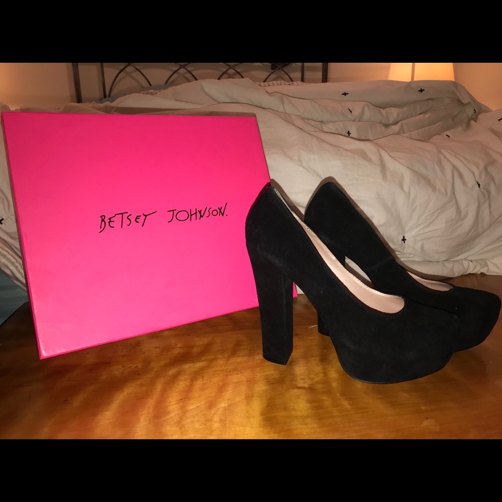 Betsey Johnson Sophiaa Black Sued Platforms